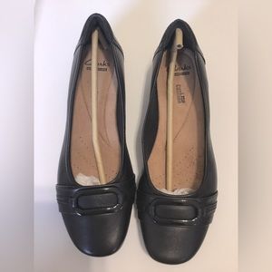 NEW Clark Blanche Rosa Black Leather Soft Cushion Flats Loafers Size 7 M.